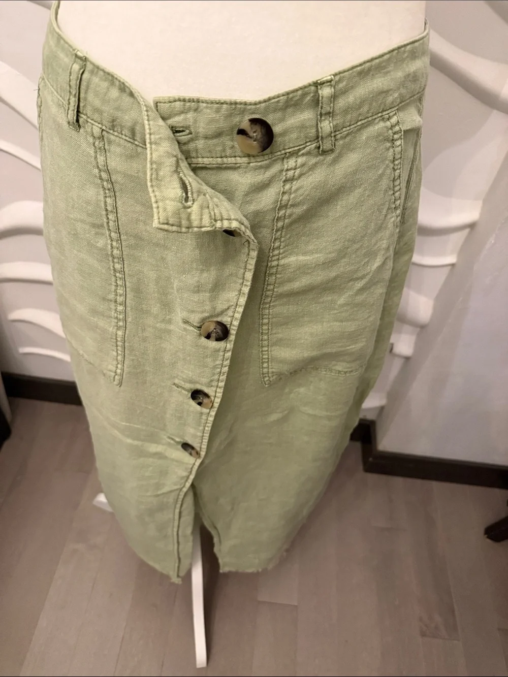 Zara Light Sage Green Button-Down Linen Midi Skirt - Picture 3 of 4
